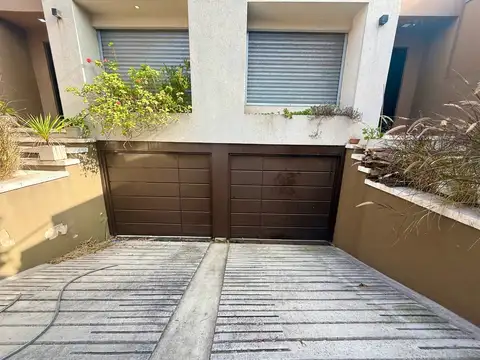 Depto Tipo Casa 4 ambientes con 2 baños
