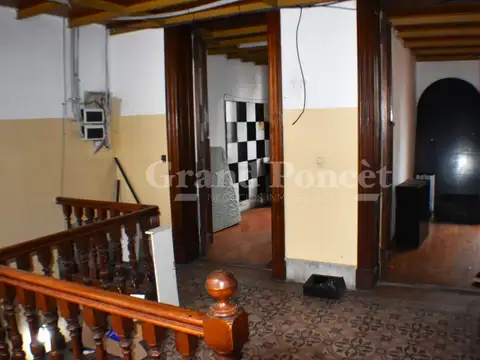 Depto Tipo Casa 12 ambientes con 6 baños