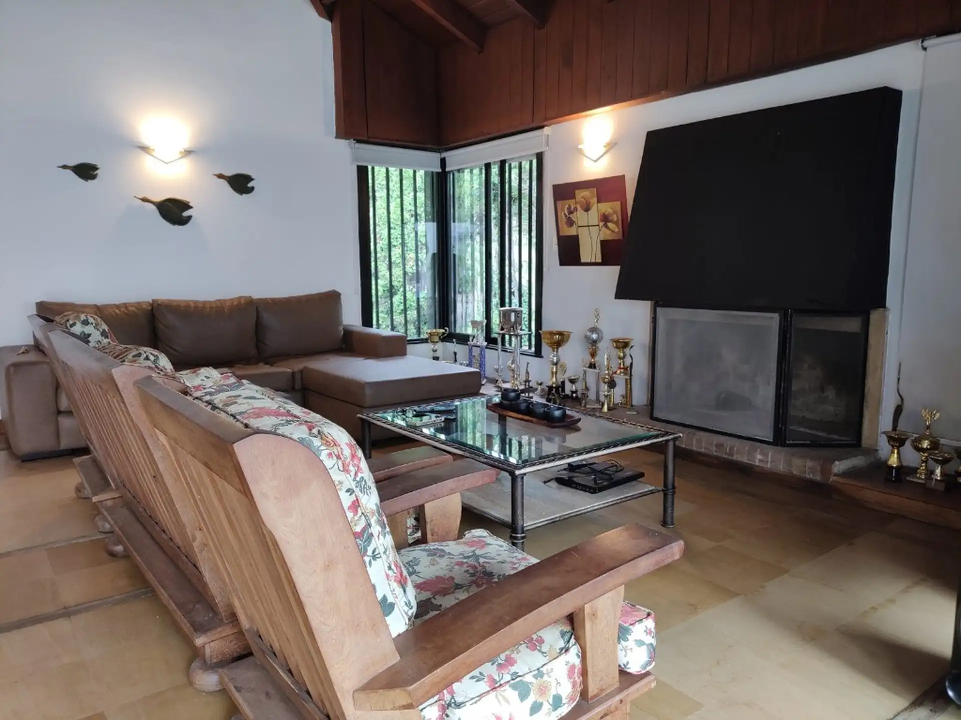 Chalet en venta con pileta y garage para 3 autos