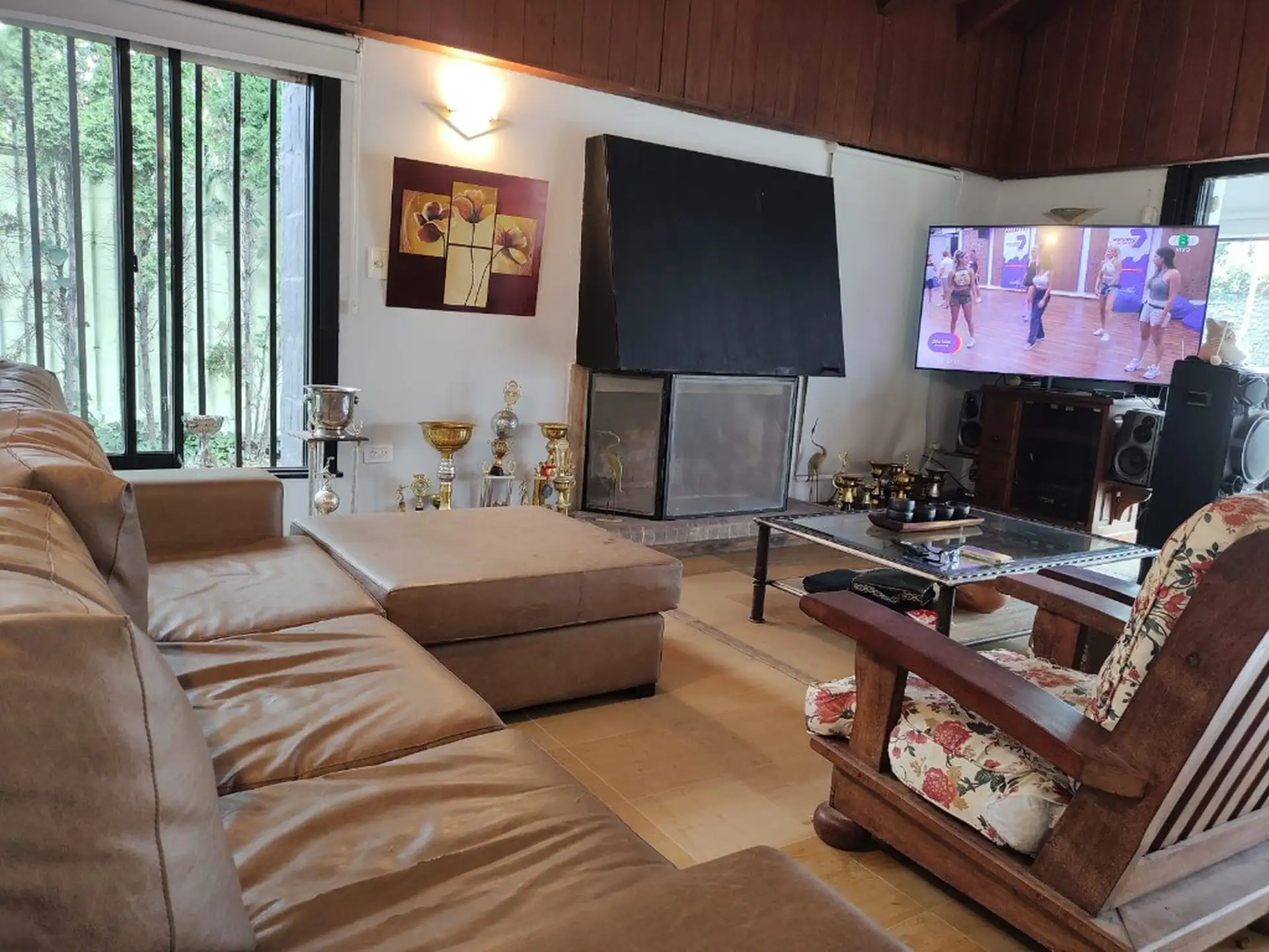 Chalet en venta con pileta y garage para 3 autos