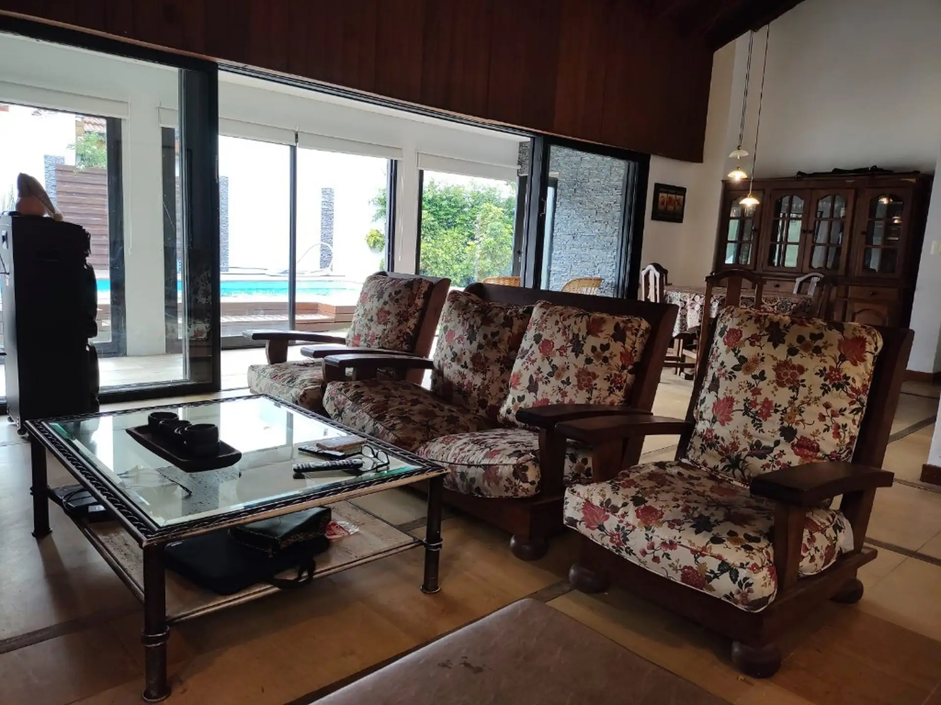 Chalet en venta con pileta y garage para 3 autos