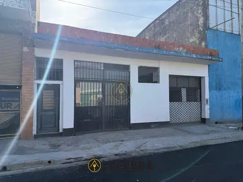 Av. Brig. General . Juan Manuel de Rosas al 1500