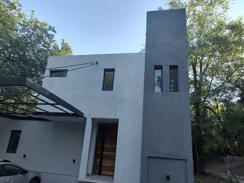 VILLA WARCALDE CASA 3DORM 240 MTS2. A ESTRENAR.