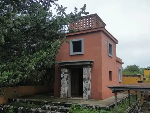 Casa 6 ambientes con 4 baños