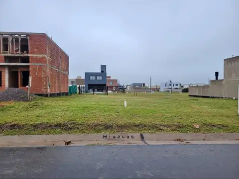 Venta lote 360 docta av 2 apto duplex fondo norte