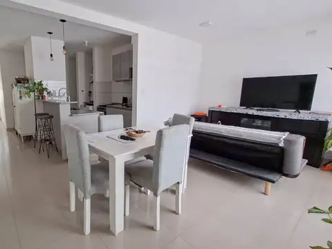 VENTA CASA APTO CREDITO 2 DORMITORIOS PLOTTIER