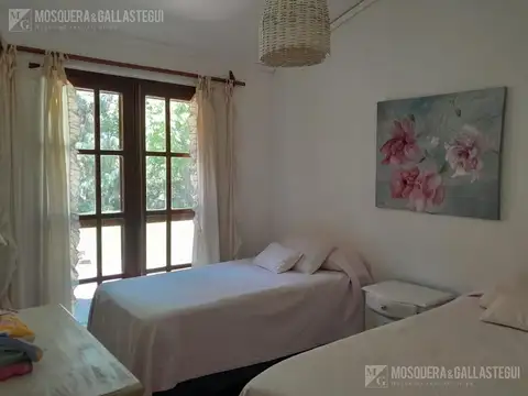 Casa 6 ambientes con 3 baños