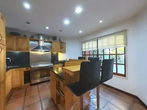 CASA EN VENTA 3 DORMITORIOS EN LINIERS