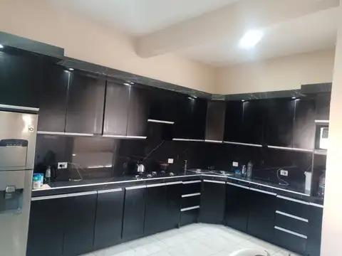 CASA EN VENTA EN CARRODILLA LUJAN MENDOZA