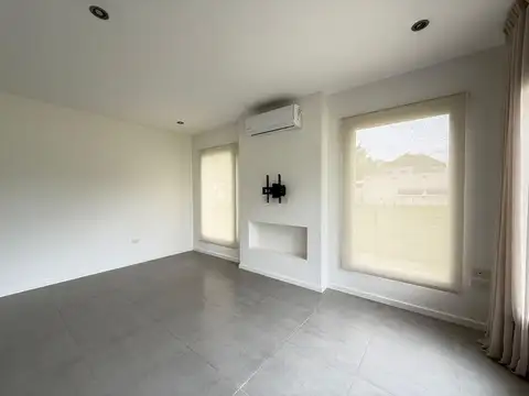 Casa 2 ambientes con 1 baño