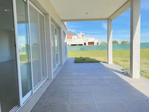 Casa en Alquiler al Sur