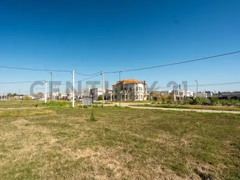 460 ESQUINA 9 , Piso 0