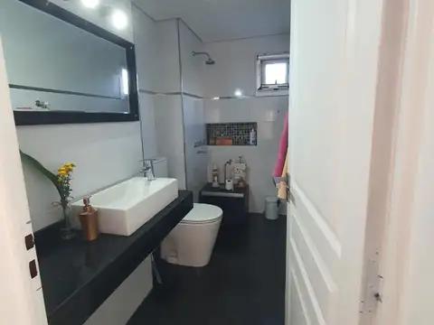 Casa en Venta con 5 cocheras