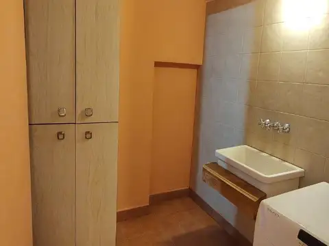 GALPON CON VIVIENDA, 400M2, MUY BUENA UBICACIÓN, V.BALLESTER