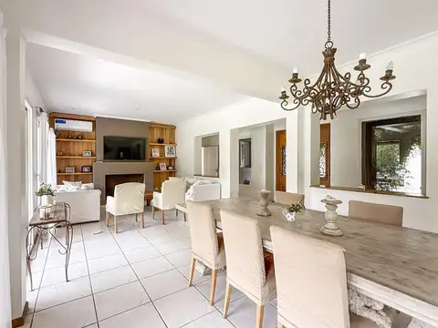 Casa 7 ambientes con 4 baños