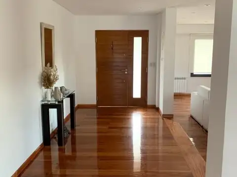 Casa 6 ambientes con 3 baños