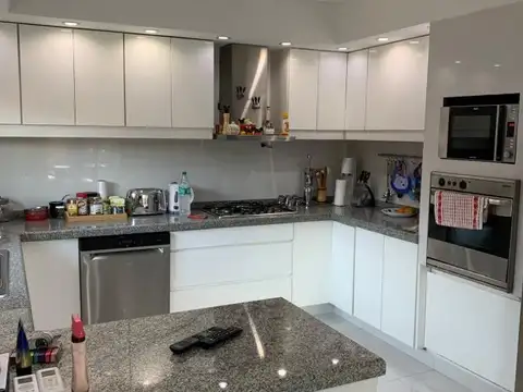 Casa 6 ambientes con 3 baños