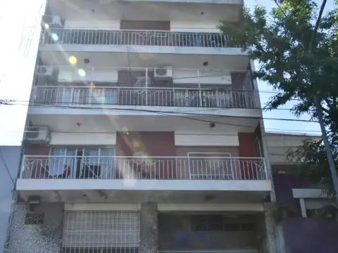 Departamento 3 ambientes en Mataderos con balcón