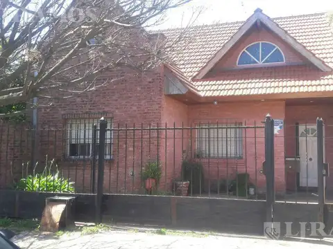 CASA EN VENTA PILAR CENTRO