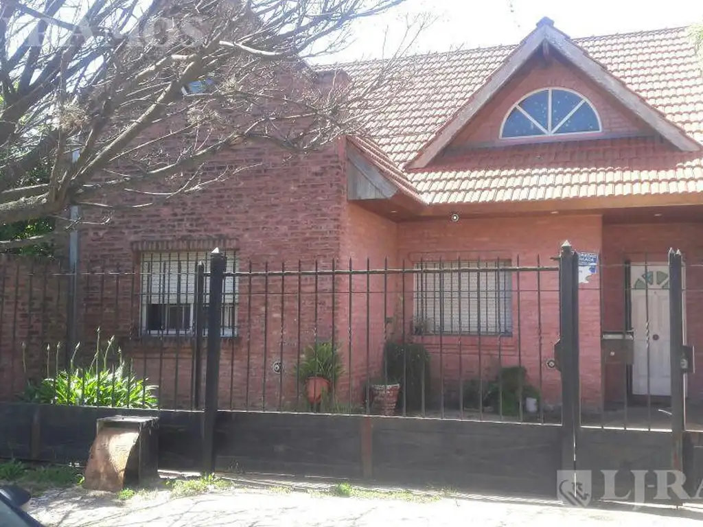 CASA EN VENTA PILAR CENTRO