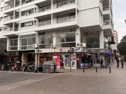 Local en Alquiler en La Plata, Partido de La Plata