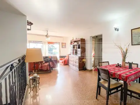 Gandolfo  al 1500 entre Garcia Mansilla y Belgrano