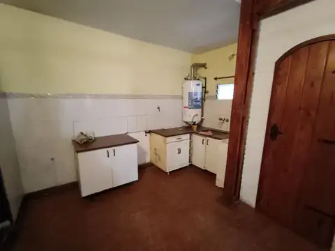 Casa 4 ambientes con 1 baño