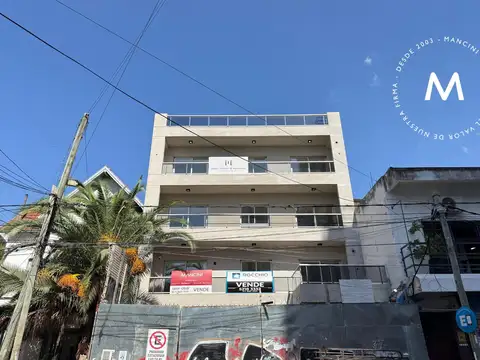 Departamento en venta de 3 ambientes con cochera y terraza privada - Villa Ballester Centro