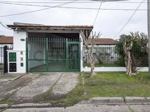 PH EN VENTA EN LA PLATA DE 3 DORMITORIOS
