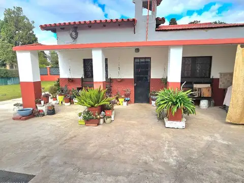 Casa en Venta con 2 cocheras