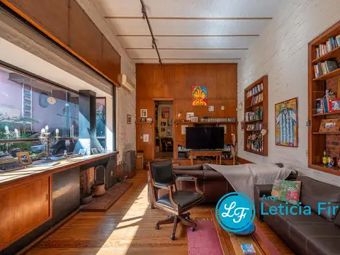 Casa 7 ambientes con 5 baños
