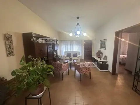 Casa 3 ambientes con 2 baños