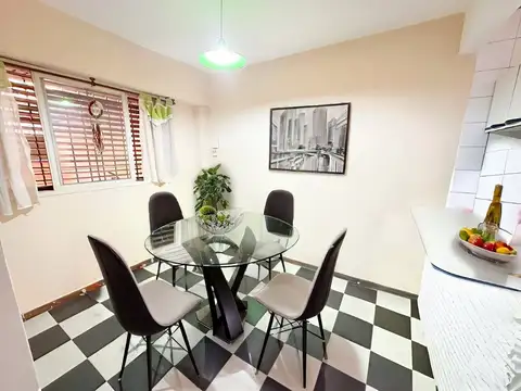 Casa en Alquiler con 1 cochera