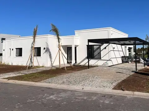 CASA EN VENTA EN BARRIO SAN MATIAS ESCOBAR