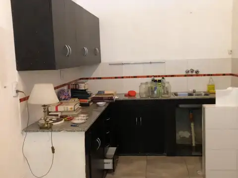 CASA EN PROPIEDAD HORIZONTAL. 5 AMBIENTES. 3 BAÑOS. LOCAL