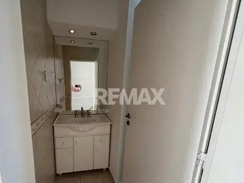 Casa en Alquiler con 1 cochera