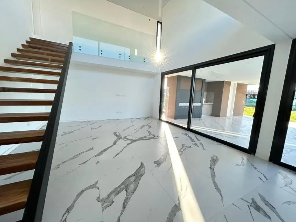 Casa en Venta con cochera