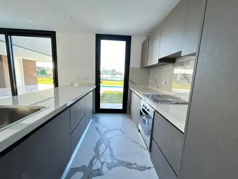 Casa en Venta al Oeste