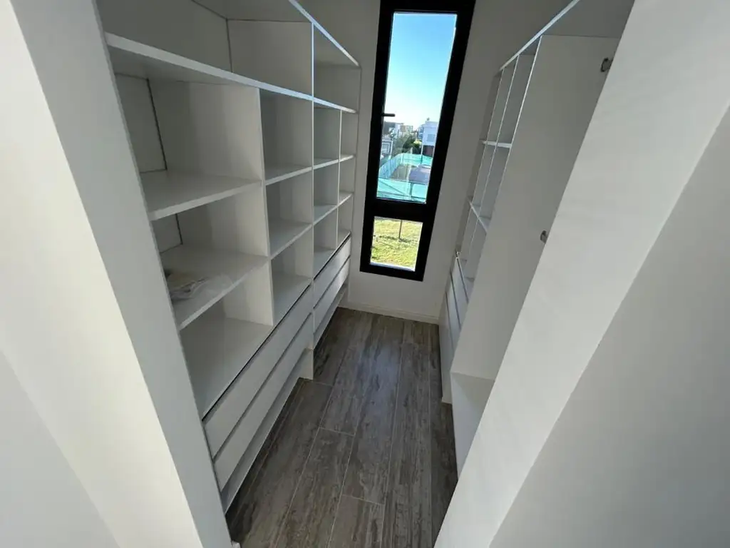 Casa en venta de 4 Ambientes con galería y piscina en el Exclusivo Greenville Polo & Resort  - Foto 25