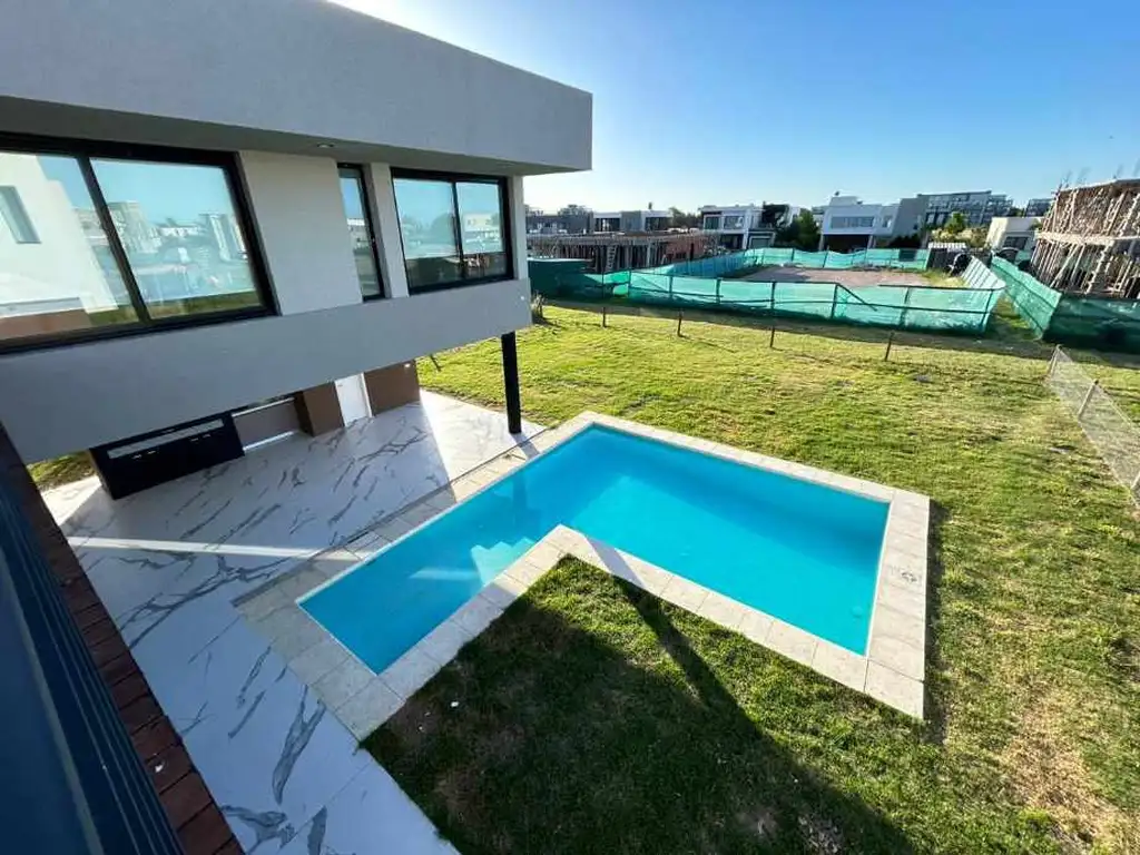 Casa en venta de 4 Ambientes con galería y piscina en el Exclusivo Greenville Polo & Resort  - Foto 18