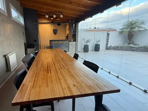 Casa 3 ambientes con 1 baño
