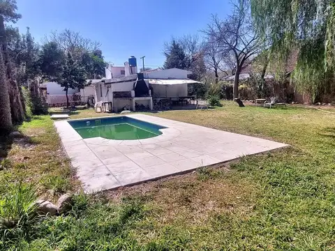 Casa en venta con depto independiente, pileta y 1.000 m² en San Marcos Sierras