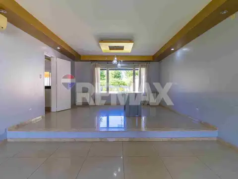 Casa en Venta con 4 cocheras