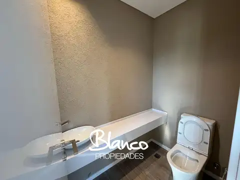 Casa en Venta al Este