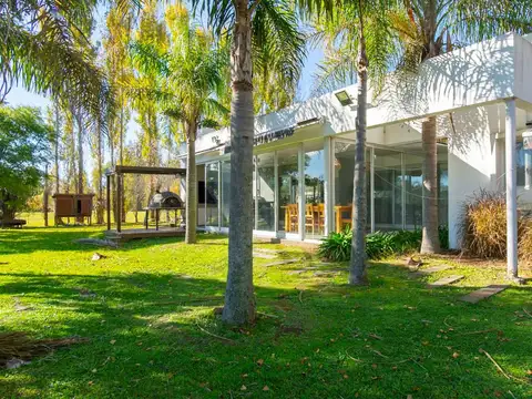 ALQUILER CASA ISLA DEL ESTE TIGRE 4 AMBIENTES
