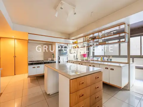 Departamento en Venta con 2 cocheras