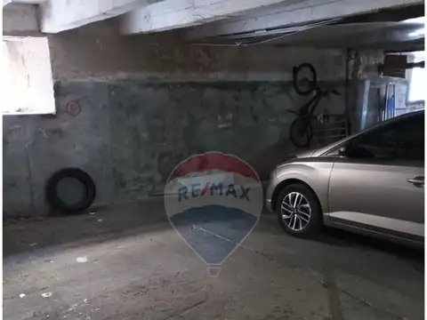 Venta de cochera Aguada con renta