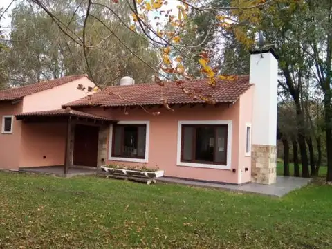 Excelente casa B. Cerrado Parque Las Naciones calle Holanda