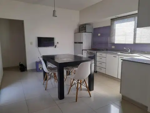 CASA IDEAL 2 FAMILIAS EN VENTA - LOMAS DEL MIRADOR