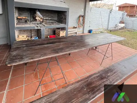 Casa 6 ambientes con 2 baños